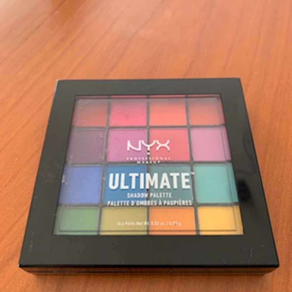 NYX ULTIMATE SHADOW PALETTE